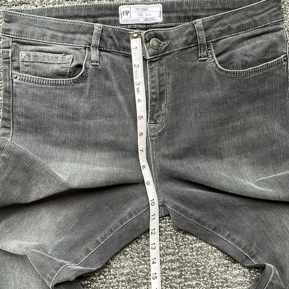 🐺Free People High Rise Crop Flare Stretch denim Jeans dark gray raw hem size 31 - Picture 7 of 12